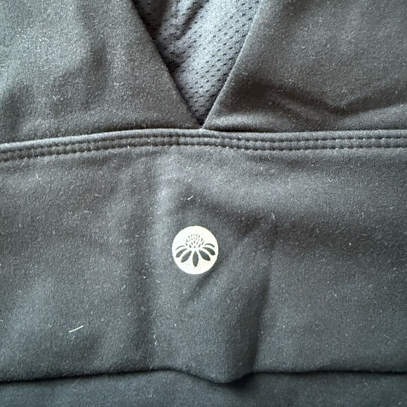 Senita Athletics Black Ruffle Activewear Top - Picture 5 of 6